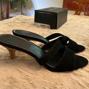 NIB Athena Alexander Bozrah Kitten Heeled Sandal in Black Suede in 8M and 9M